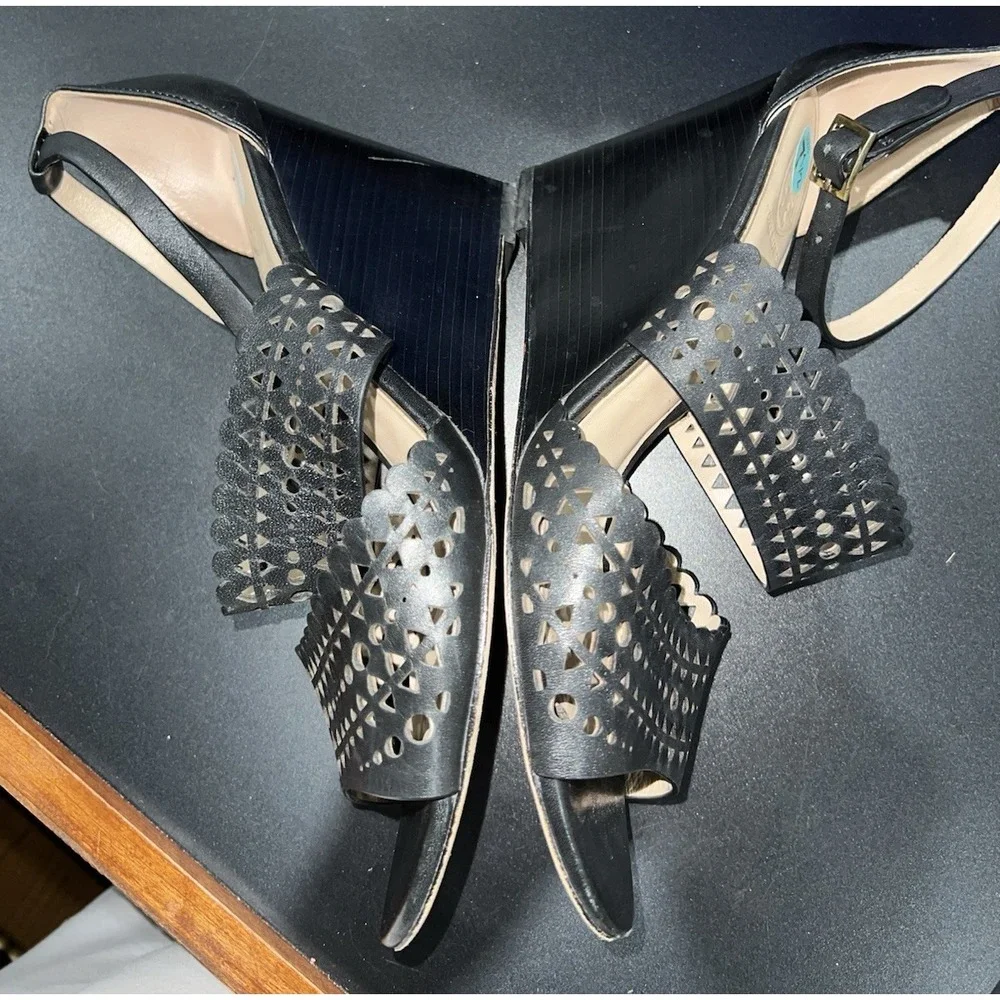 Tory Burch Laser Cut Leather Wedge Sandal Ankle Strap 7.5 Black